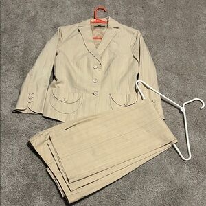 Ann Taylor Women's Tan Pant Suit and Jacket